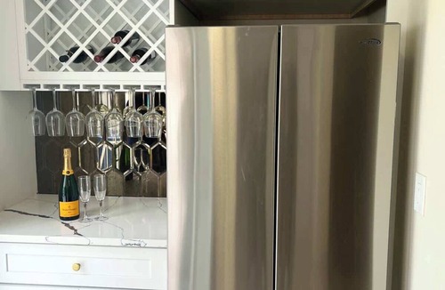 Wall House | Steps to the Beach - Piccola Dolce Casa Al Mare