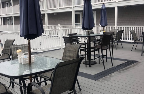 Hampton Condo | Steps to the Beach