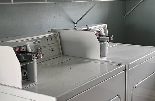 Hampton Condo | Steps to the Beach