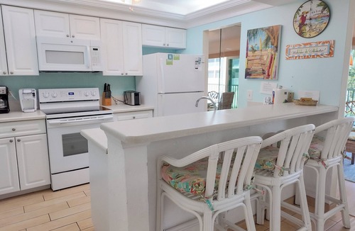 Sanibel Condo | Steps To The Beach