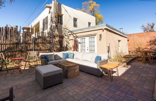 South Capitol Cottage | Steps to the Historic Santa Fe Plaza