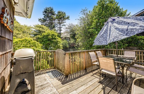 Seaside House | Steps to the Prom Cottage