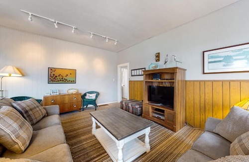 Seaside House | Steps to the Prom Cottage