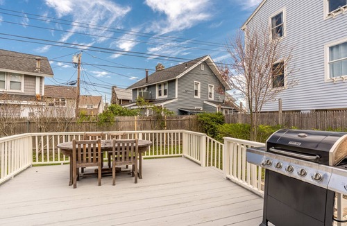 Fairfield House | Steps to the Sand & Surf!