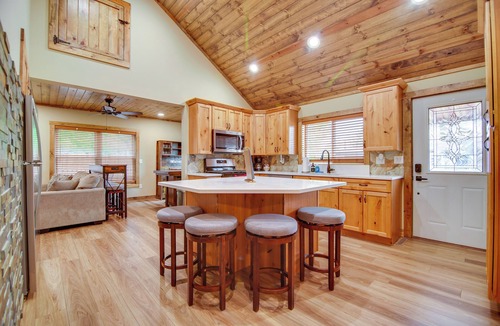 Twin Lakes Cabin | Steps to Water! Boater’s Basecamp in Twin Lakes