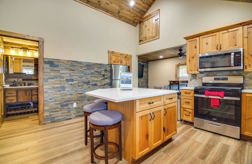 Twin Lakes Cabin | Steps to Water! Boater’s Basecamp in Twin Lakes
