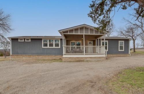 Westminster House | Steps to WES Arena: Pet-Friendly Cabin w/Deck!