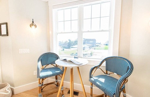 West Dennis House | Steps to West Dennis Beach!