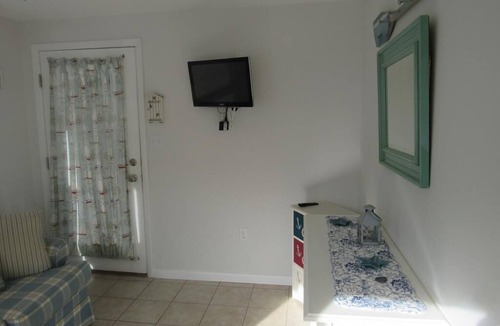 North Beach Haven Apartment | Steps to White Sandy Beaches