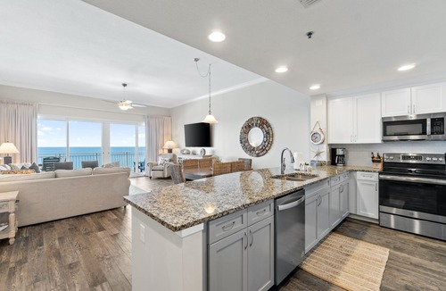 Thomas Drive Condo | Sterling Beach Resort by Panhandle Getaways