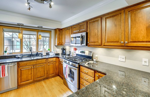 Sterling Heights House | Sterling Heights Getaway w/Fire Pit!