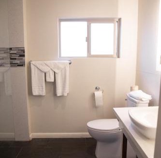 Newhall Hotel | Sterling Inn