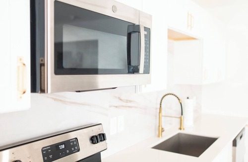 Old East Dallas Apartment | Sterling Stay – Modern 1BR in Central Dallas with Free Parking and WiFi