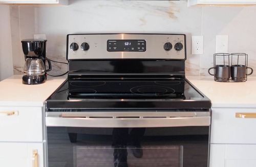 Old East Dallas Apartment | Sterling Stay – Modern 1BR in Central Dallas with Free Parking and WiFi