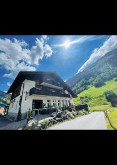 Elm Bed & Breakfast | Sternen B&B & Ristorante