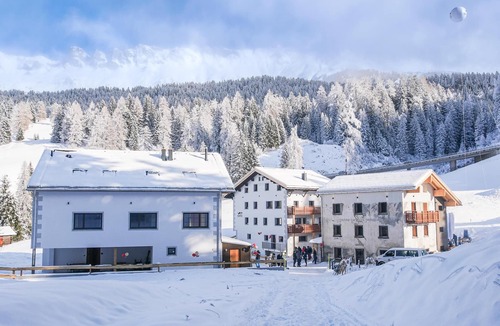 Parpan Apartment | stettli resort - high-quality apartment «muntanella» for up to 17 guests
