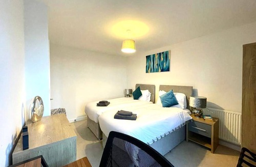 Stevenage House | ✩ Stevenage Town ✩ Balcony ✩ 2 Bed Apt, 5 guests