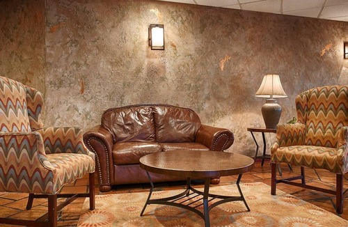 Carlsbad Hotel | Stevens Inn a Howard Johnson by Wyndham