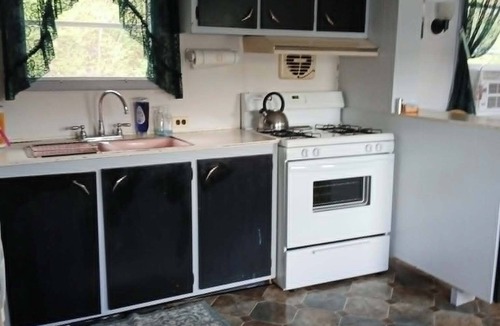 Bradford Cottage | Stevens Lane Getaway- - On the Lake - Lamoka Lake