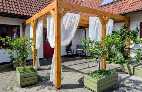 Faxe Apartment | Stevns Birkevang holiday apartment in idyllic countryside
