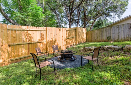Yacht Harbor Apartment | Stewart Studio- Private yard and lake access
