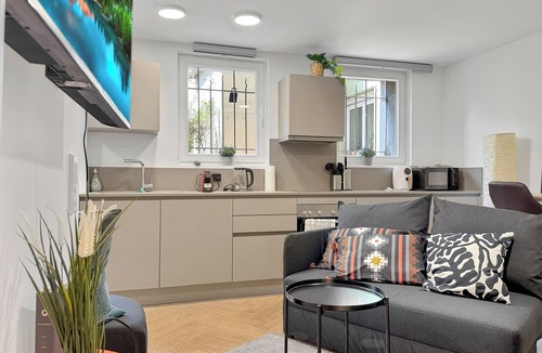 Lehen Apartment | Stgt Gartenwohnung mit Patio – 4 Pers.