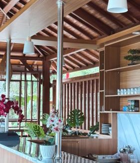 Sidemen Cabin | STHANATAPA HILL's