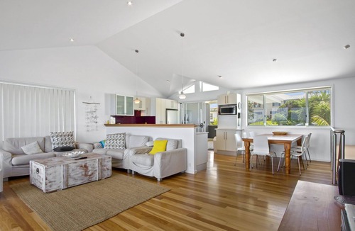 Manyana House | Sticks By The Sea Sum