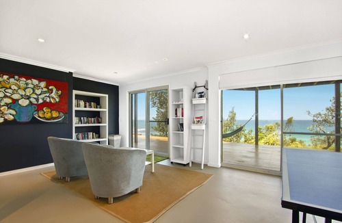 Manyana House | Sticks By The Sea Sum