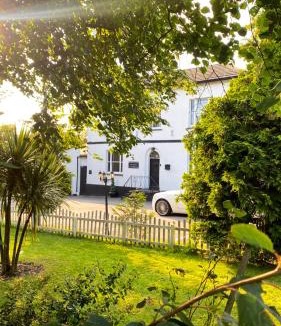 Grays House | STIFFORD CLAYS FARM HOTEL