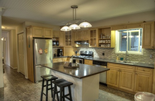 Pointe du Bois Cabin | Still Cove Cabin, Lakefront Serenity