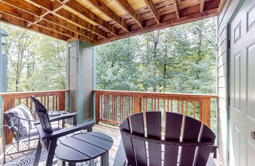 Foscoe Apartment | Still Lake Getaway