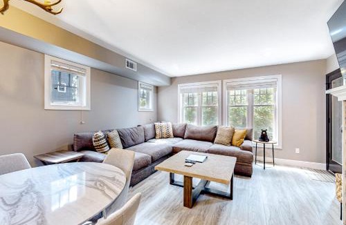 Foscoe Apartment | Still Lake Getaway