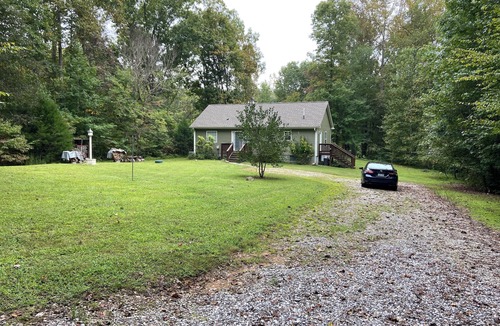 Pamplin House | Still Waters a secluded quiet lake front home close to Hampden Sydney & Longwood