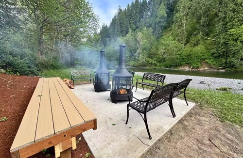 Arlington Cabin | Stillaguamish Riverfront Getaway