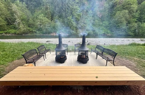 Arlington Cabin | Stillaguamish Riverfront Getaway