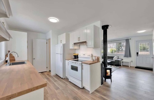 Greater Madawaska House | Stillwater Escape + Hot Tub