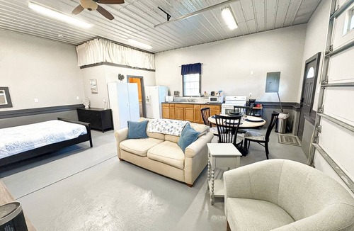 Belhaven House | Stillwater Stay Pet-Friendly