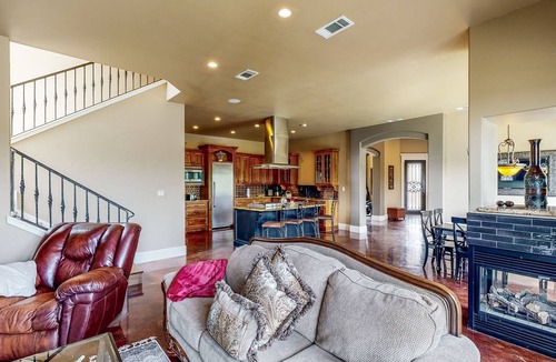 Lakeview  Jefferson County House | Stillwaters Paradise Resort-Style Pool & Jacuzzi