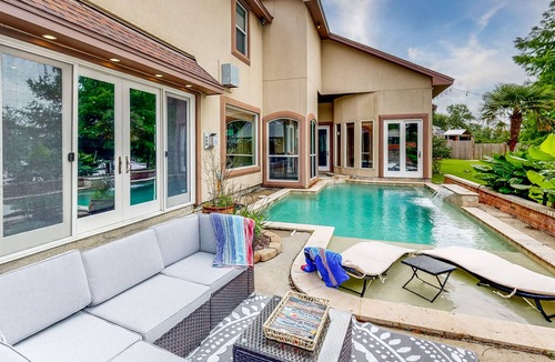 Lakeview  Jefferson County House | Stillwaters Paradise Resort-Style Pool & Jacuzzi