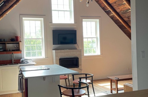 Prince Edward House | Stillwood Loft: rustic/modern barn apartment