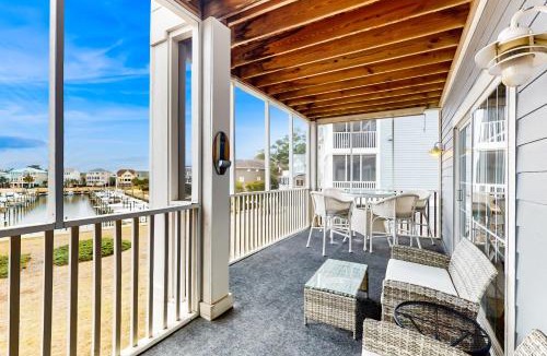 St. James Apartment | STJ16 Mystic Marina, Unit 204