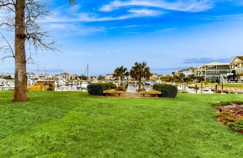 St. James Apartment | STJ16 Mystic Marina, Unit 204