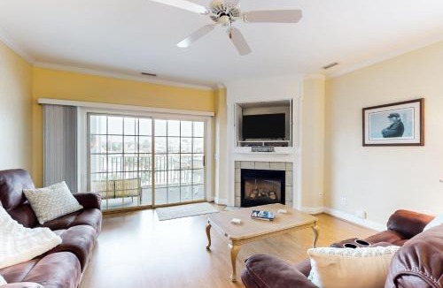 St. James Apartment | STJ16 Mystic Marina, Unit 204