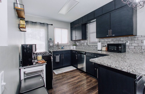 Macalester - Groveland House | Stocked Kitch. & Coffee Bar 65" TV Close 2 Macalester College