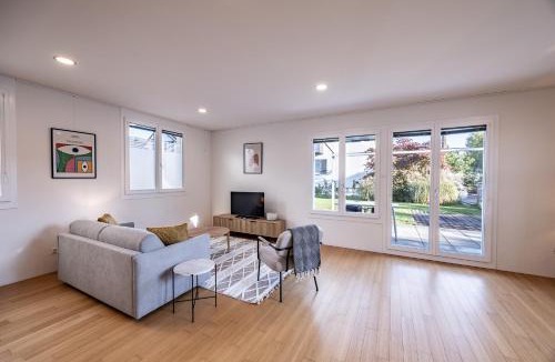 Steffisburg Apartment | Stockhorn Loft - central, free parking, private