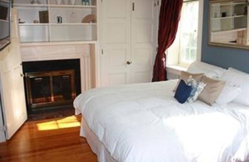 Bowmansdale Bed & Breakfast | Stocks Manor Bed and Breakfast