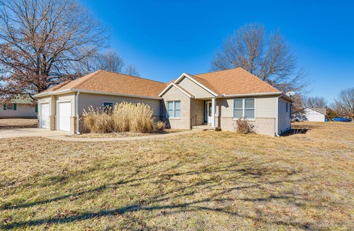 Stockton House | Stockton Home w/Deck & Gas Grill ~ 1 Mi to Lake!