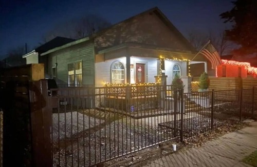 Fort Worth House | StockYards!-1.5 blk away ! Cowboy Cottage sleeps 9, TCU close by