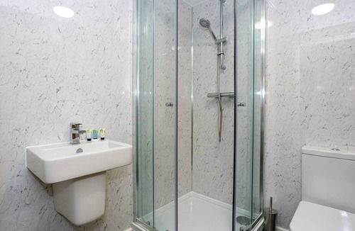 Stoke-on-Trent Apartment | Stoke-on-Trent Studio - Central Location